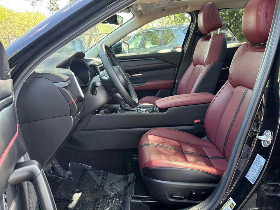2025 Mazda CX-50 - Image 24 of 31