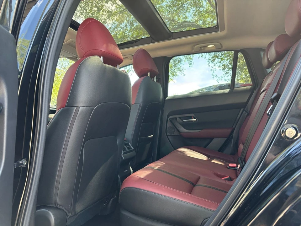 2025 Mazda CX-50 - Image 25 of 31