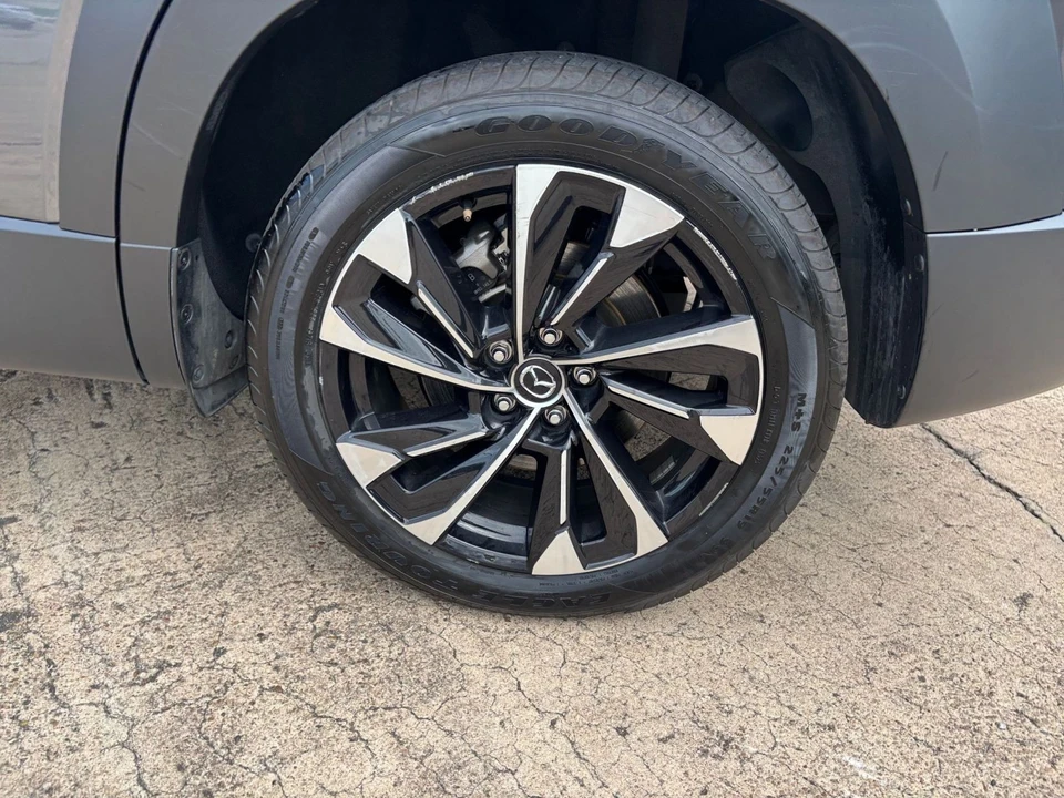 2025 Mazda CX-50 - Image 27 of 31