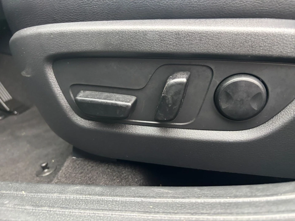 2025 Mazda CX-50 - Image 24 of 31