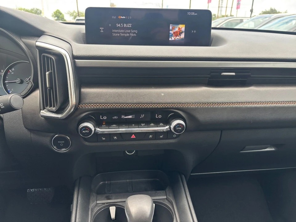 2025 Mazda CX-50 - Image 19 of 31