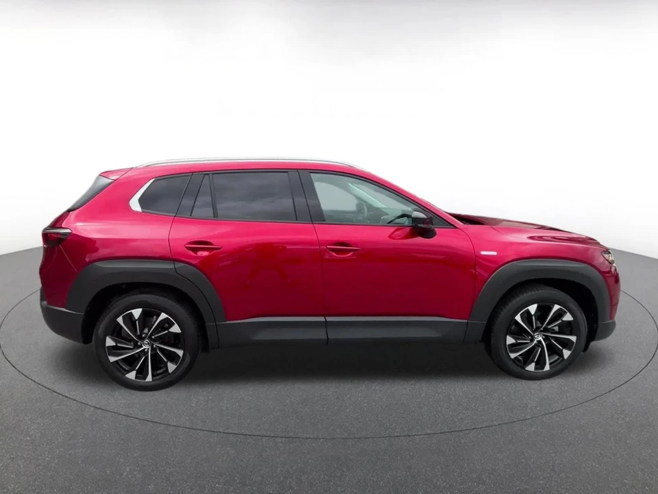 2025 Mazda CX-50 - Image 18 of 31