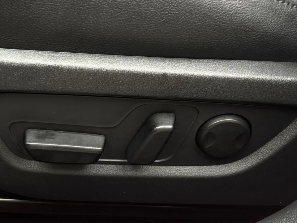 2025 Mazda CX-50 - Image 24 of 31