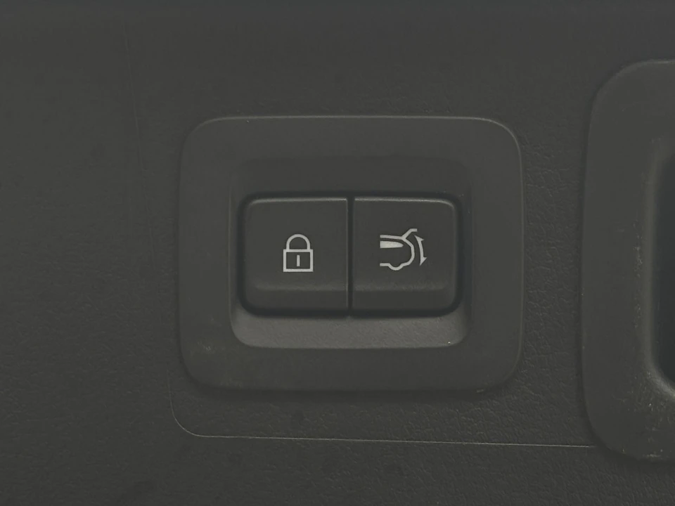 2025 Mazda CX-50 - Image 25 of 31