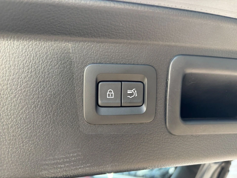 2025 Mazda CX-50 - Image 21 of 31