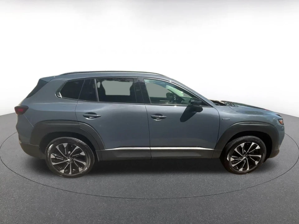 2025 Mazda CX-50 - Image 17 of 31
