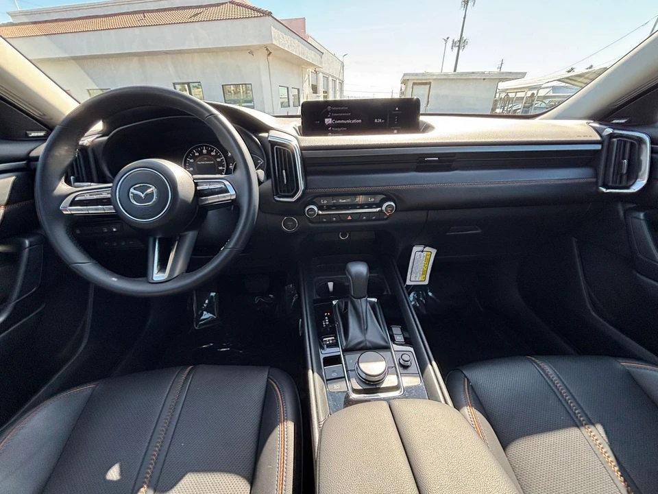 2025 Mazda CX-50 - Image 30 of 31