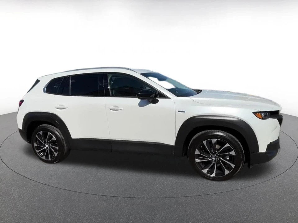 2025 Mazda CX-50 - Image 18 of 31