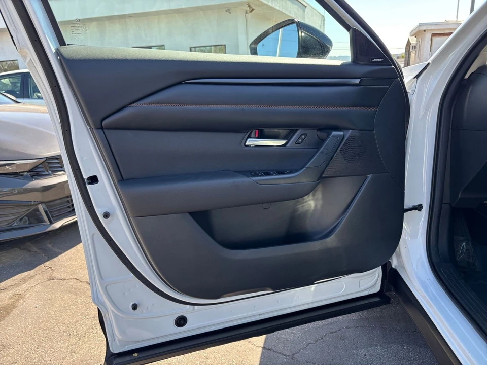 2025 Mazda CX-50 - Image 20 of 31