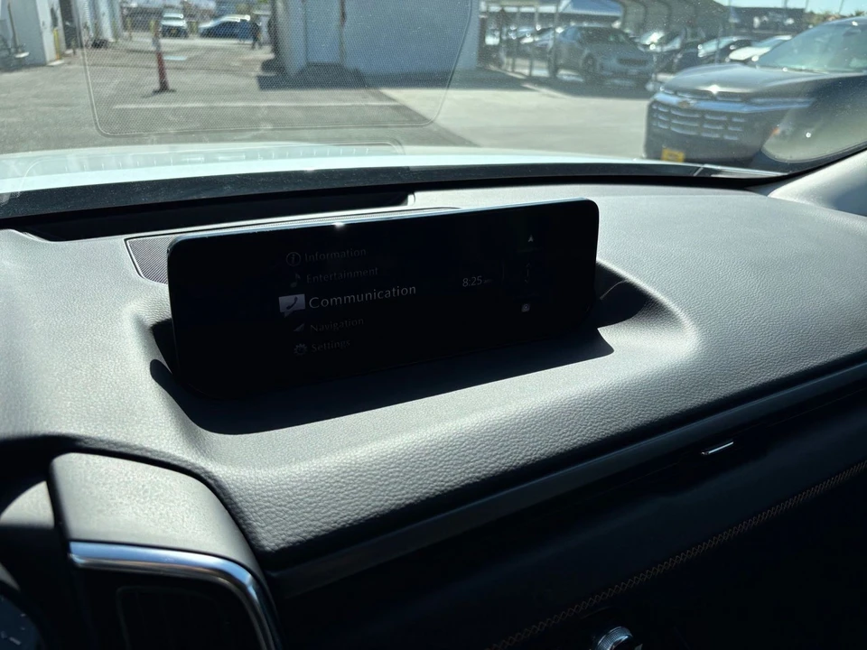 2025 Mazda CX-50 - Image 14 of 31