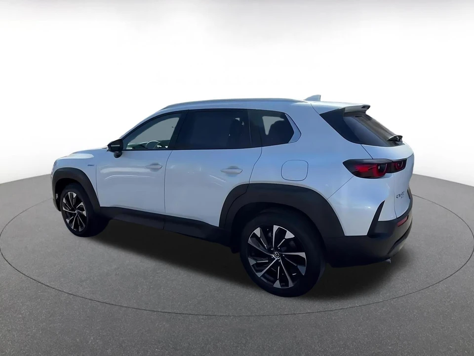 2025 Mazda CX-50 - Image 8 of 31