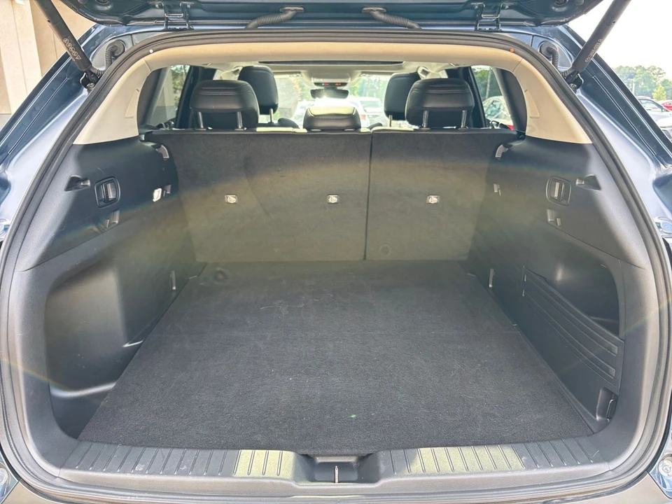 2025 Mazda CX-50 - Image 30 of 31