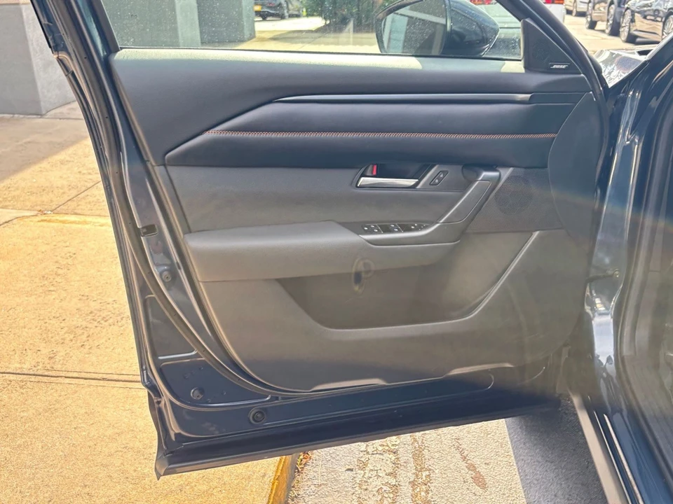 2025 Mazda CX-50 - Image 17 of 31