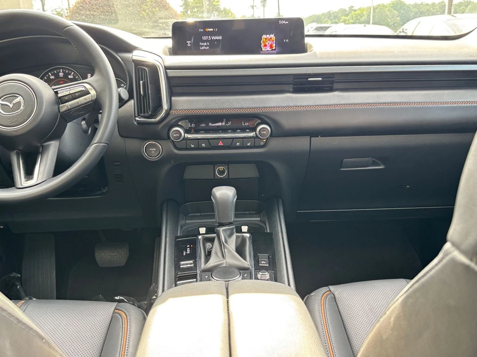 2025 Mazda CX-50 - Image 16 of 31