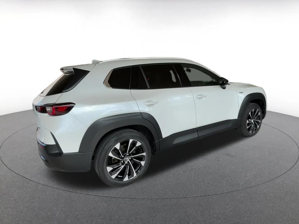 2025 Mazda CX-50 - Image 17 of 31
