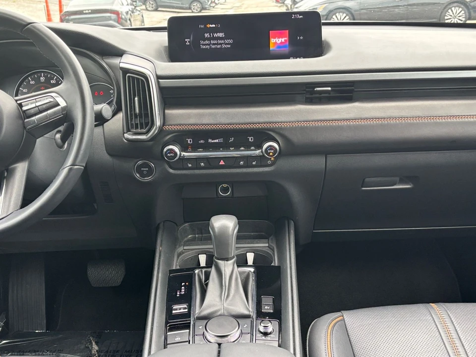 2025 Mazda CX-50 - Image 19 of 31