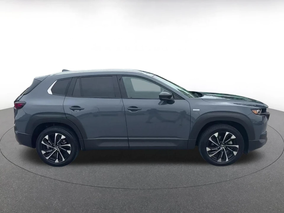 2025 Mazda CX-50 - Image 18 of 31