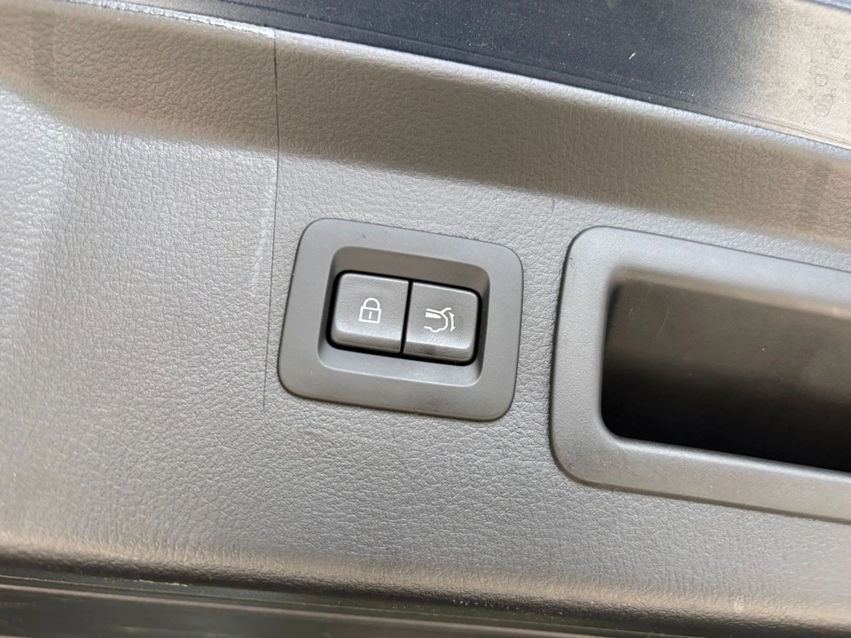 2025 Mazda CX-50 - Image 25 of 31