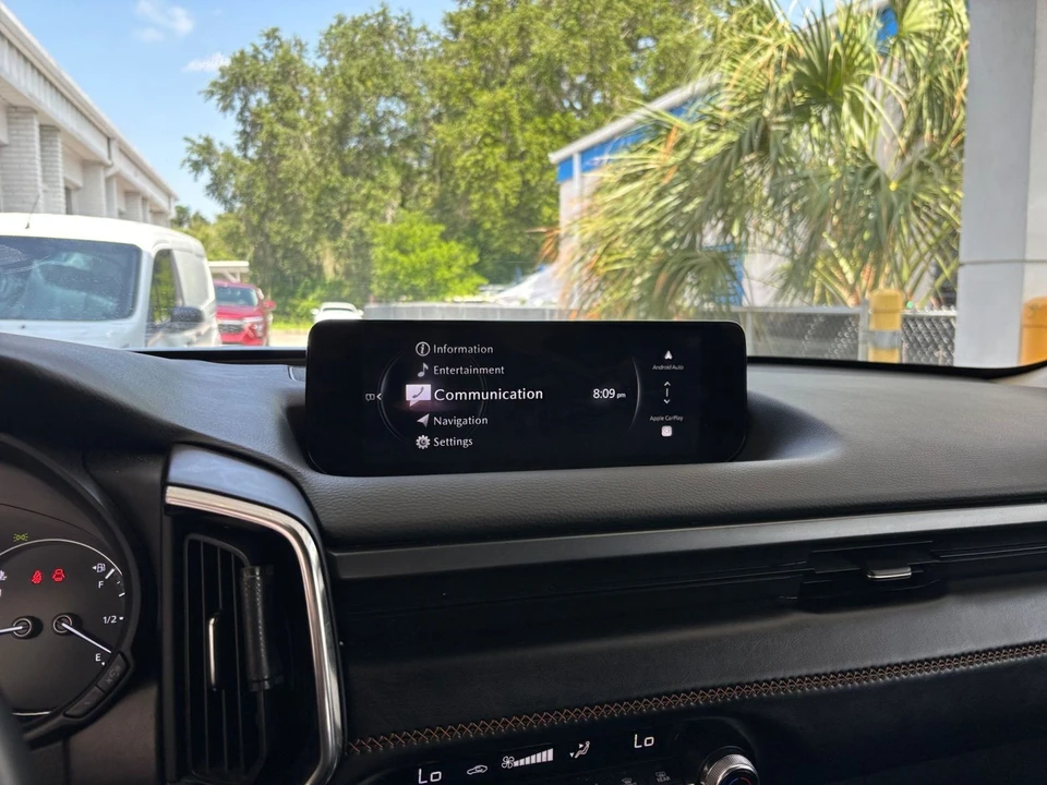 2025 Mazda CX-50 - Image 22 of 31
