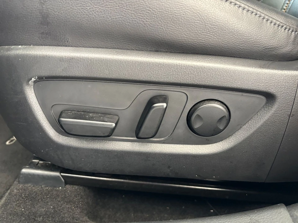 2025 Mazda CX-50 - Image 24 of 31