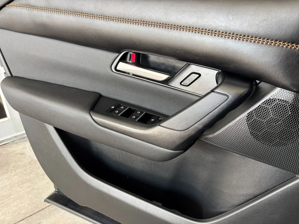 2025 Mazda CX-50 - Image 20 of 31