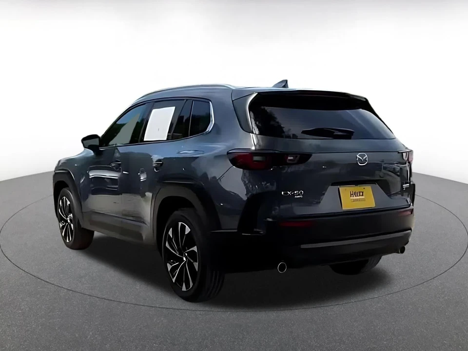 2025 Mazda CX-50 - Image 18 of 31