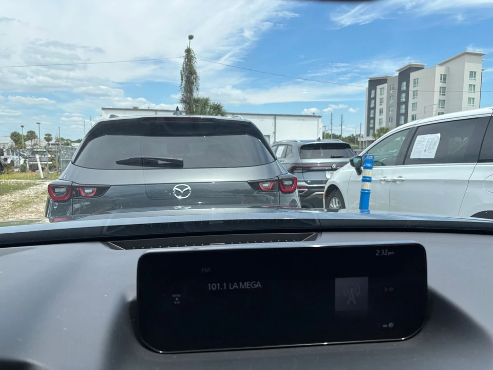 2025 Mazda CX-50 - Image 10 of 31