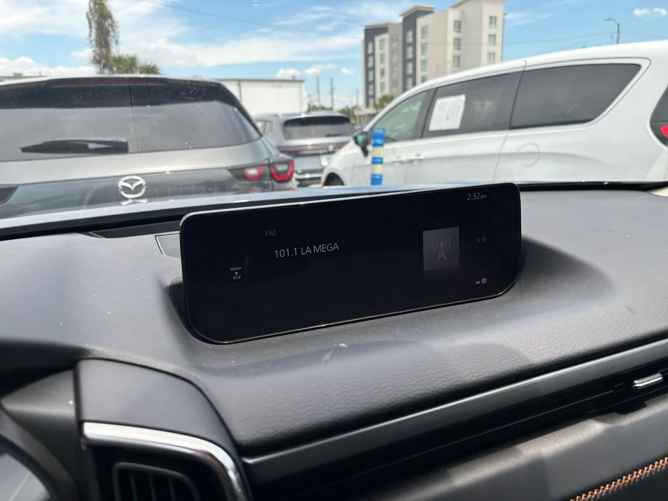 2025 Mazda CX-50 - Image 20 of 31