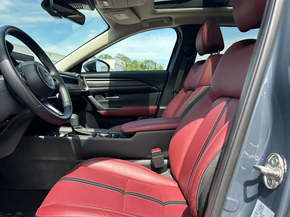 2025 Mazda CX-50 - Image 25 of 31