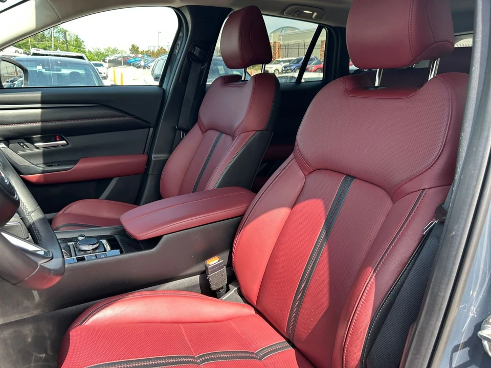 2025 Mazda CX-50 - Image 30 of 31