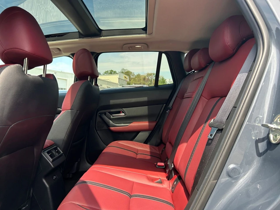 2025 Mazda CX-50 - Image 24 of 31