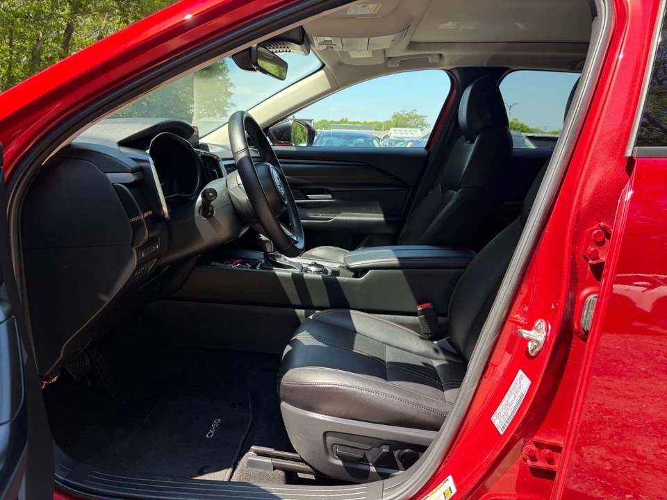 2025 Mazda CX-50 - Image 30 of 31