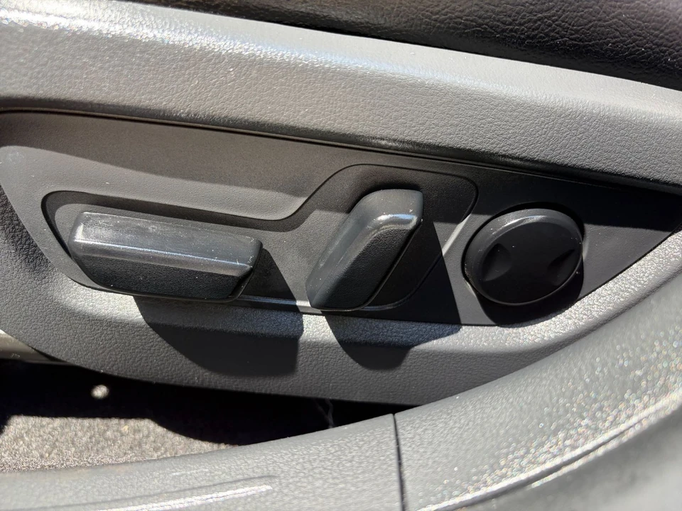 2025 Mazda CX-50 - Image 20 of 31