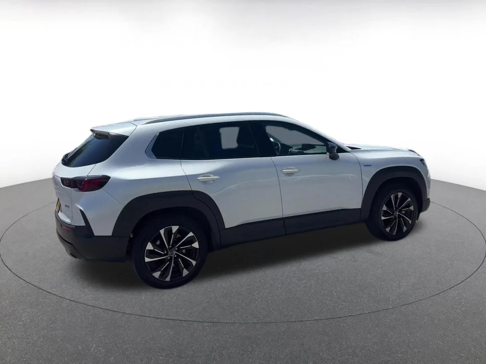 2025 Mazda CX-50 - Image 16 of 31
