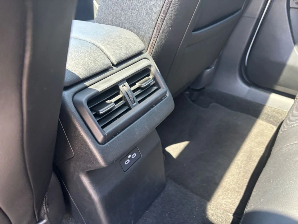 2025 Mazda CX-50 - Image 21 of 31