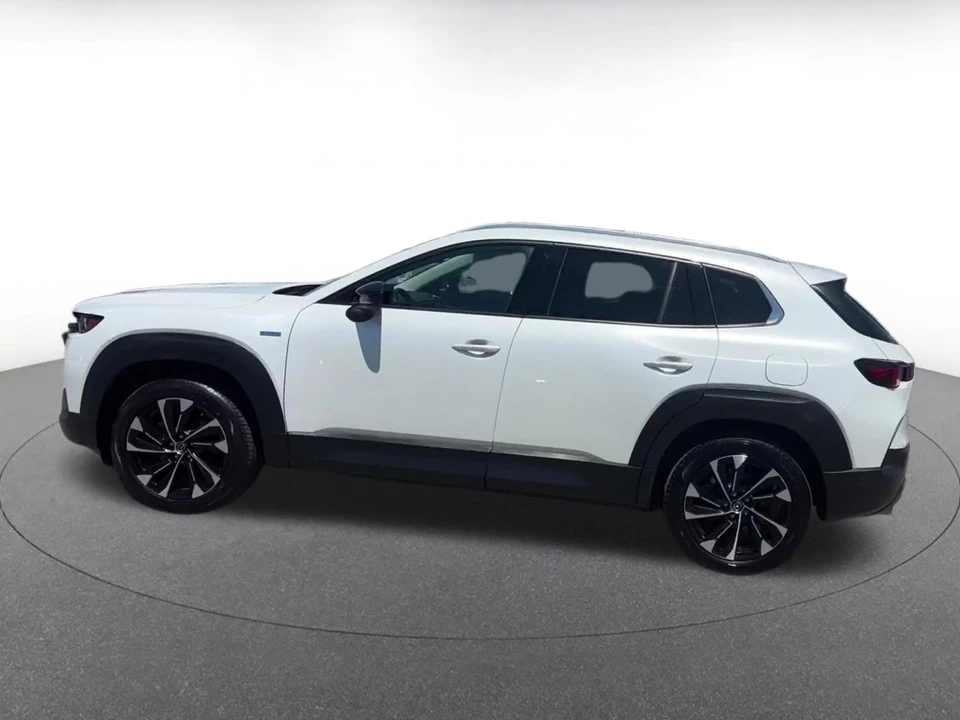 2025 Mazda CX-50 - Image 11 of 31