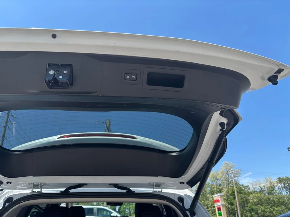 2025 Mazda CX-50 - Image 26 of 31