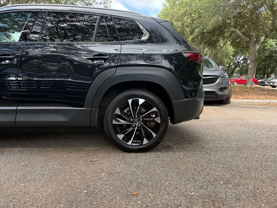 2025 Mazda CX-50 - Image 8 of 31