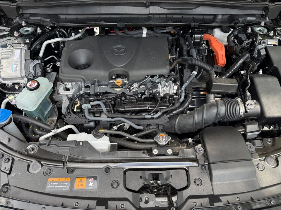 2025 Mazda CX-50 - Image 28 of 31