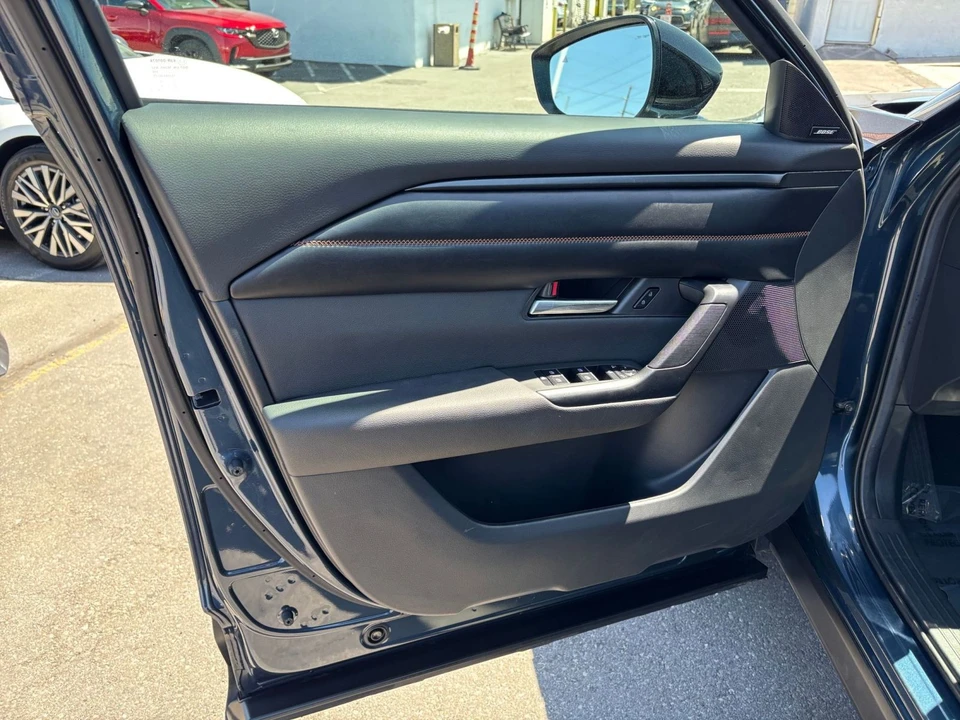 2025 Mazda CX-50 - Image 15 of 31