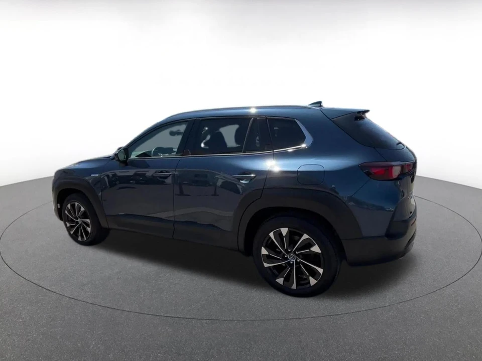 2025 Mazda CX-50 - Image 8 of 31