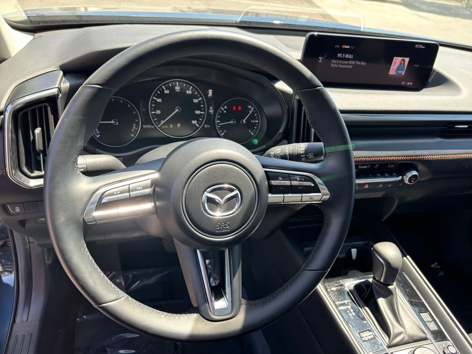 2025 Mazda CX-50 - Image 24 of 31