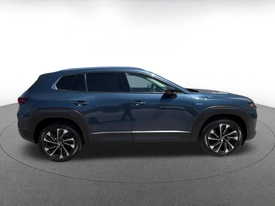 2025 Mazda CX-50 - Image 13 of 31