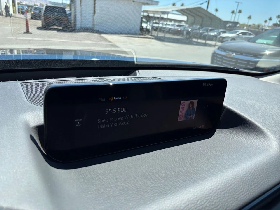 2025 Mazda CX-50 - Image 16 of 31