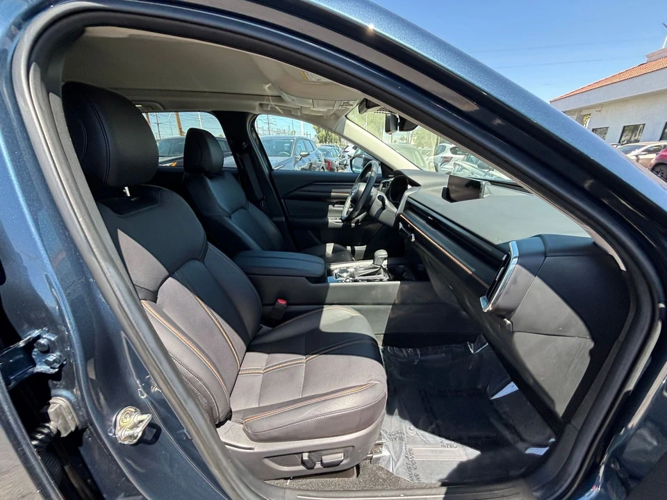2025 Mazda CX-50 - Image 23 of 31