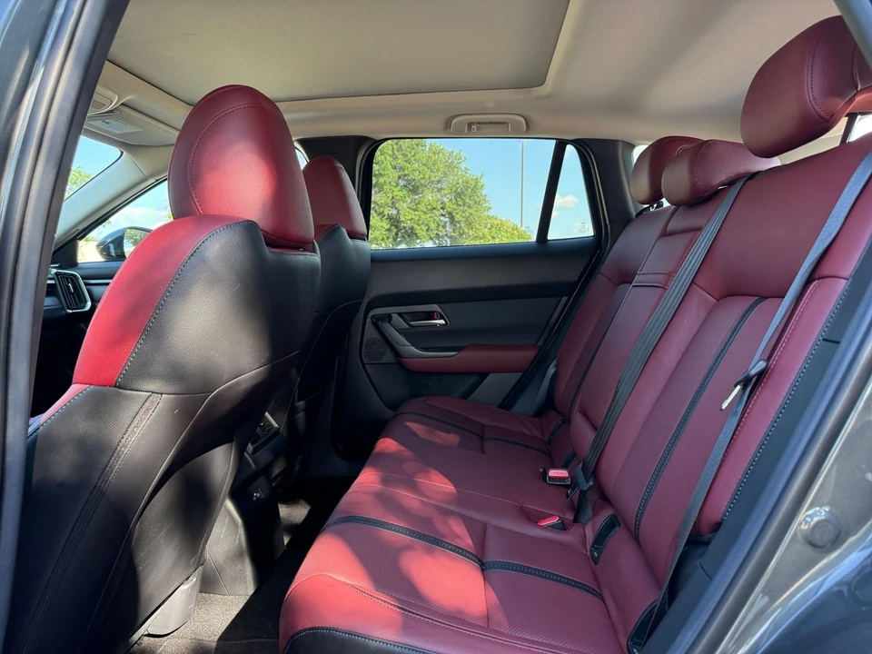 2025 Mazda CX-50 - Image 25 of 31
