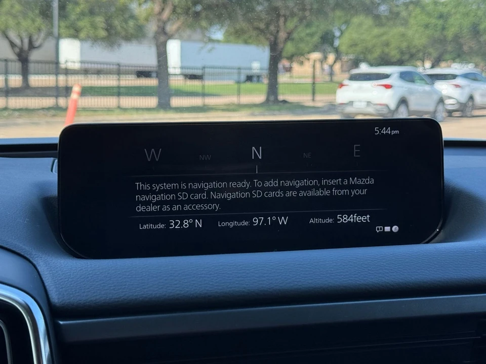 2025 Mazda CX-50 - Image 18 of 31