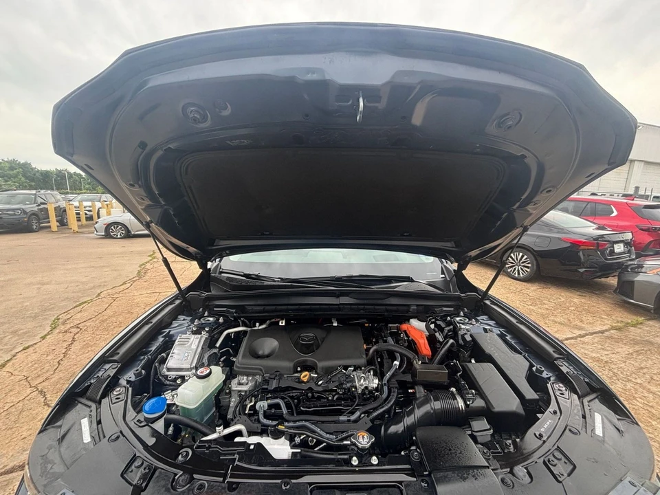 2025 Mazda - Image 28 of 31