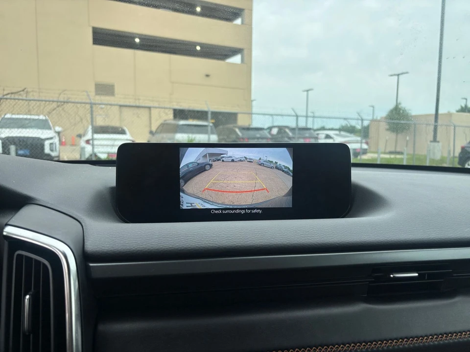 2025 Mazda - Image 21 of 31