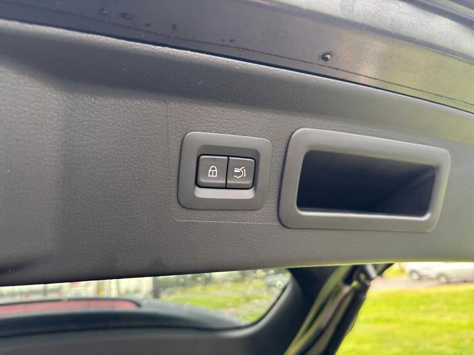 2025 Mazda CX-50 - Image 25 of 31